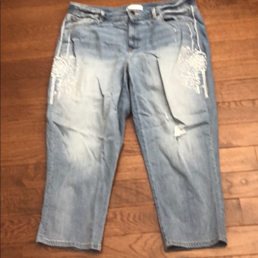 LANE BRYANT EMBELLISHED CROPPED JEANS SZ 18